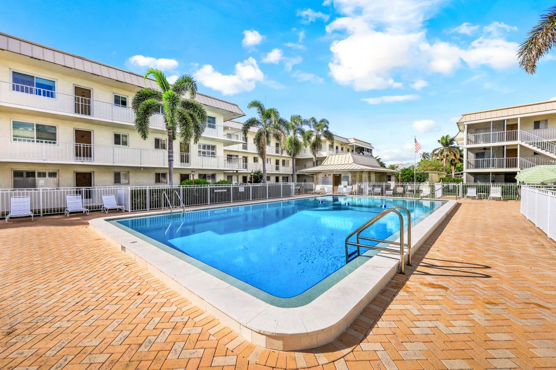 766 Central Ave #319, Naples, FL 34102