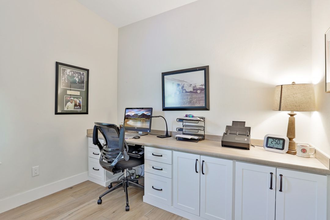 1204 Diana Ave, Naples, FL 34103