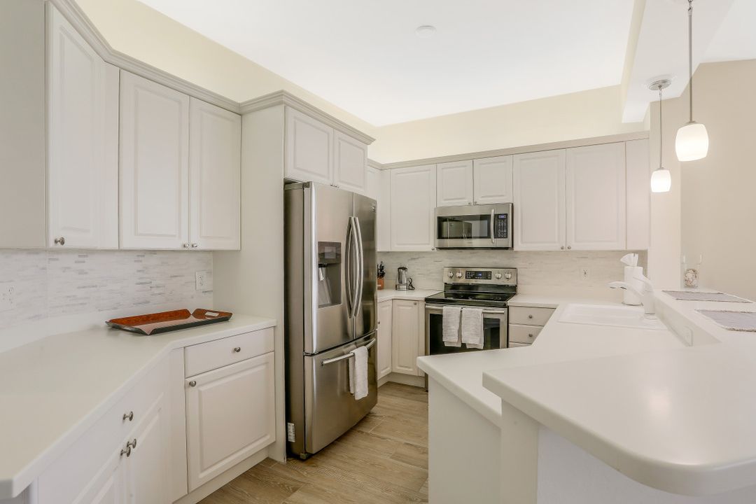 400 Flagship Dr #401, Naples, FL 34108