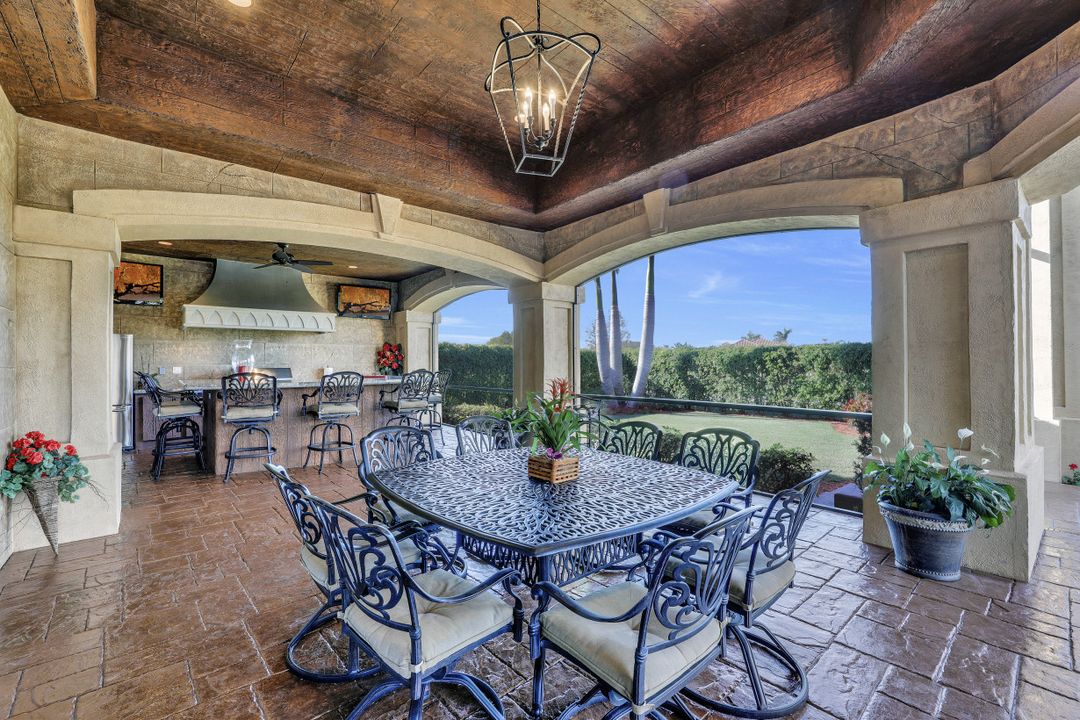 6411 Highcroft Dr, Naples, FL 34119