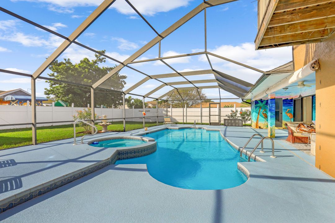 423 SW 39th St, Cape Coral, FL 33914