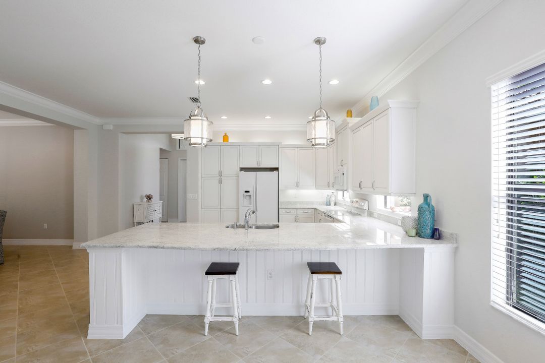 3195 Pacific Dr, Naples, FL 34119