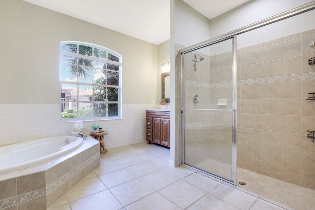 3738 Recreation Ln, Naples, FL 34116