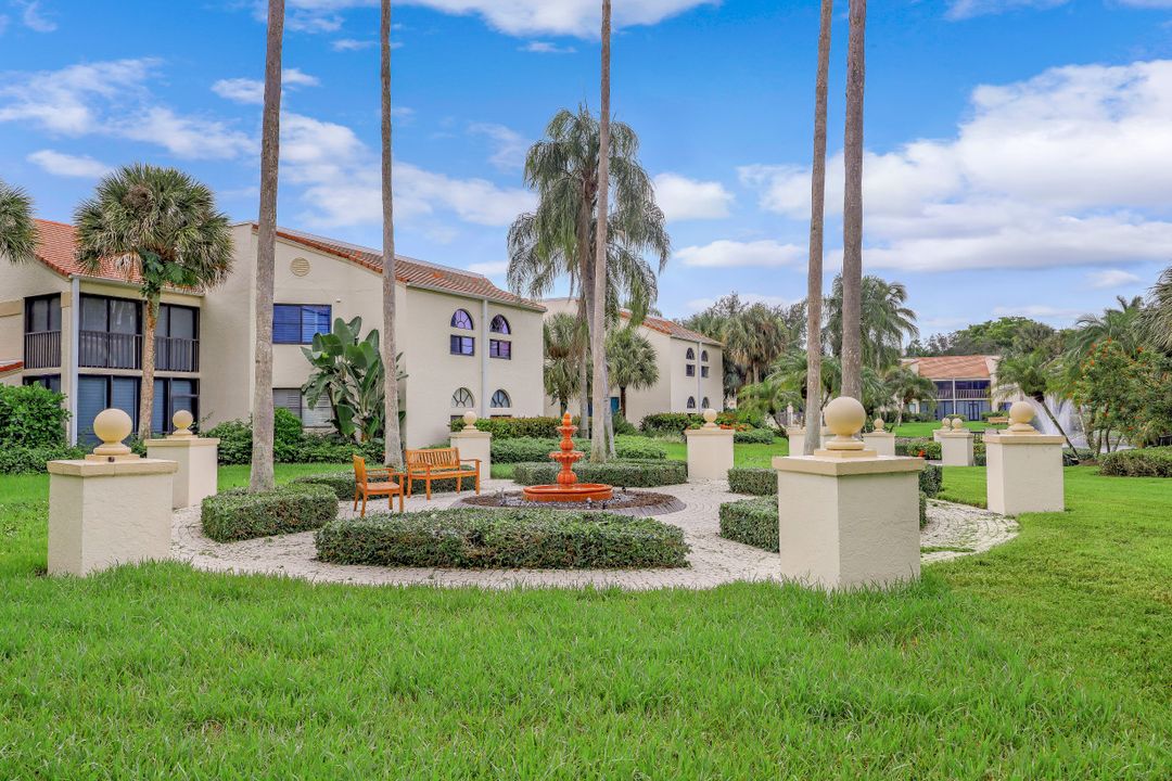 6525 Valen Way #202, Naples, FL 34108