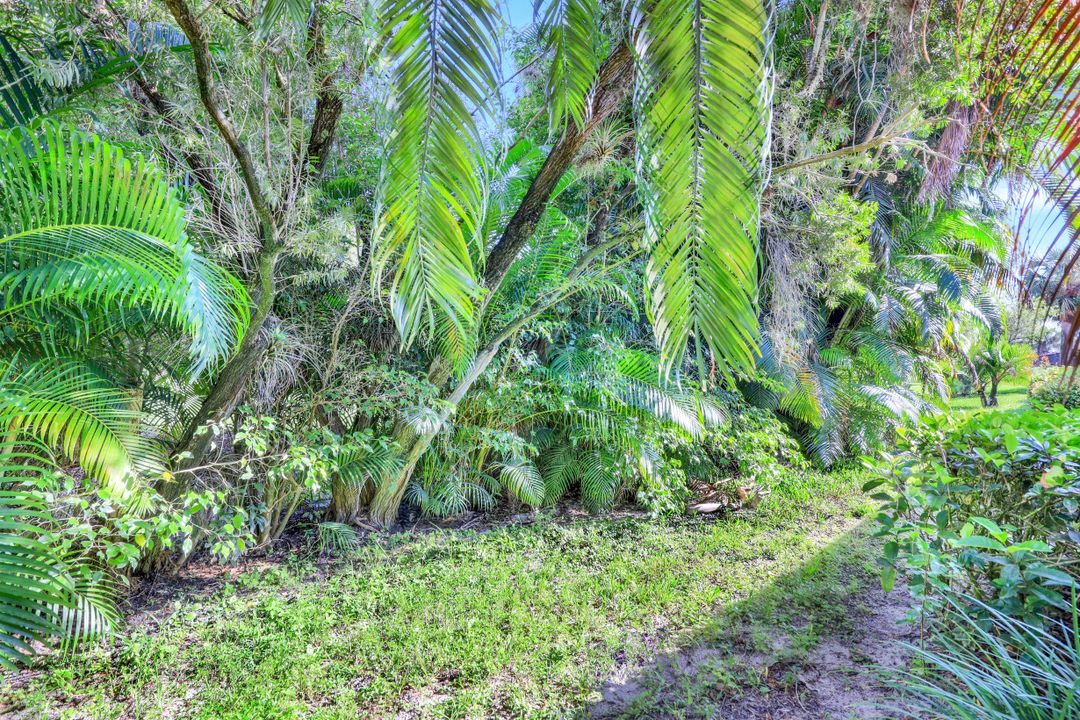 127 Forest Lakes Blvd, Naples, FL 34105