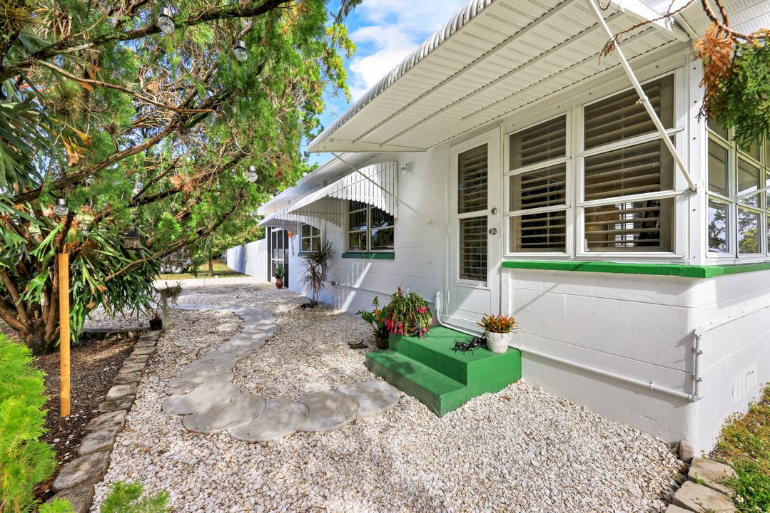 27285 Rio Vista Cir, Bonita Springs, FL 34135