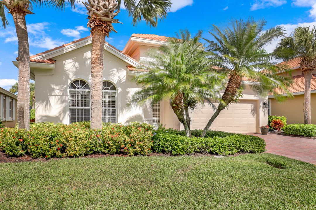 9114 Falling Leaf Dr, Bonita Springs, FL 34135