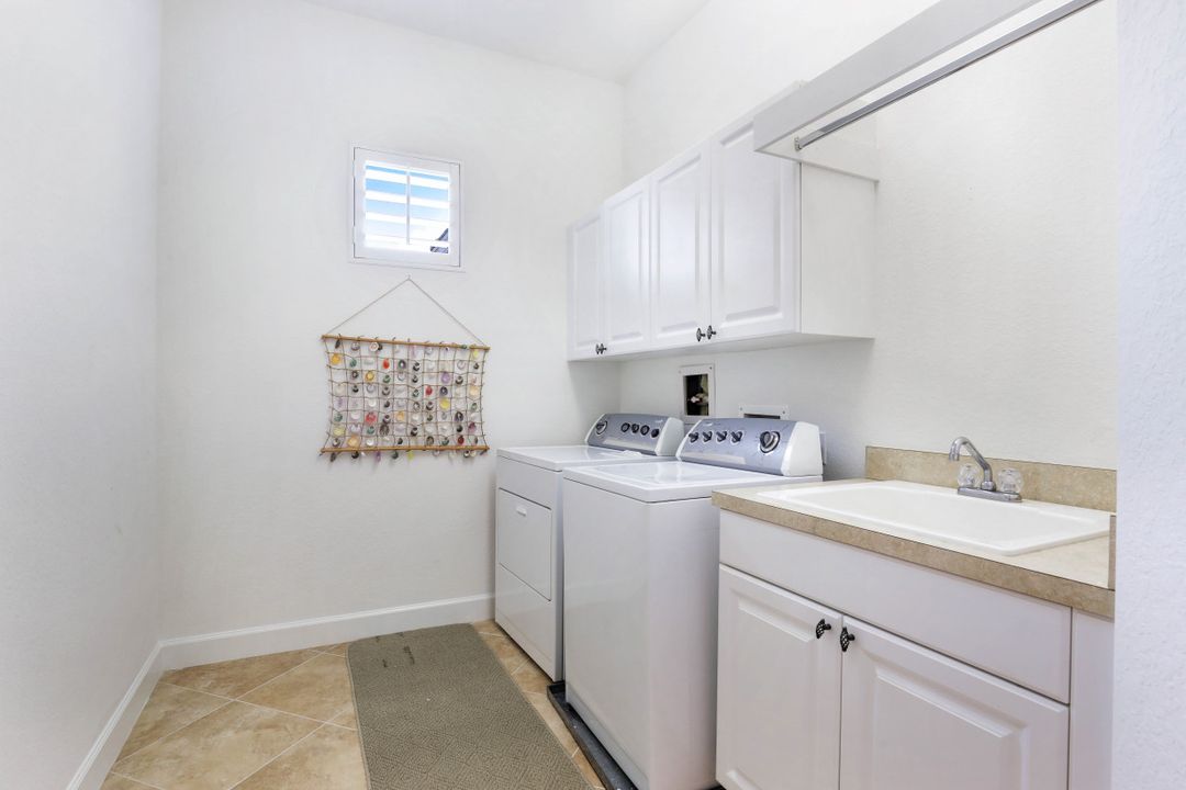 9208 Quartz Ln #4-202, Naples, FL 34120