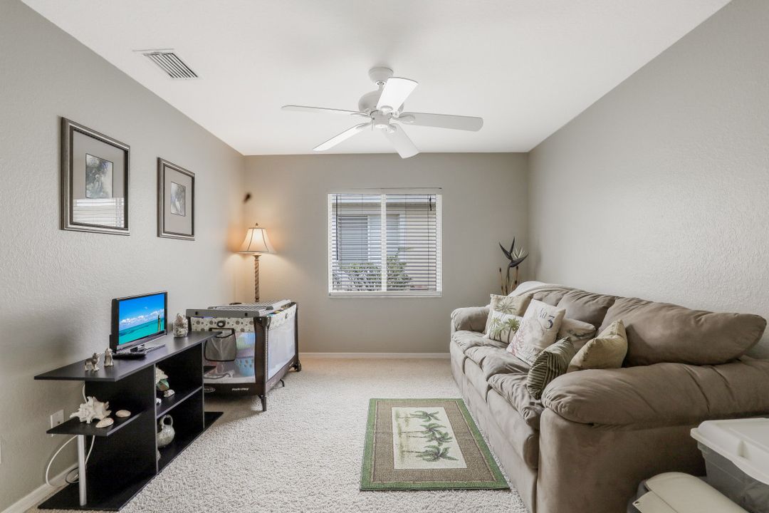 7927 Wexford Dr, Naples, FL 34104