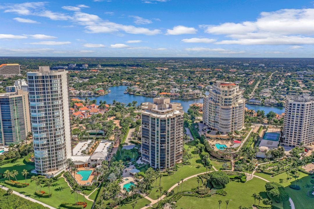 4551 Gulf Shore Blvd N #1003, Naples, FL 34103