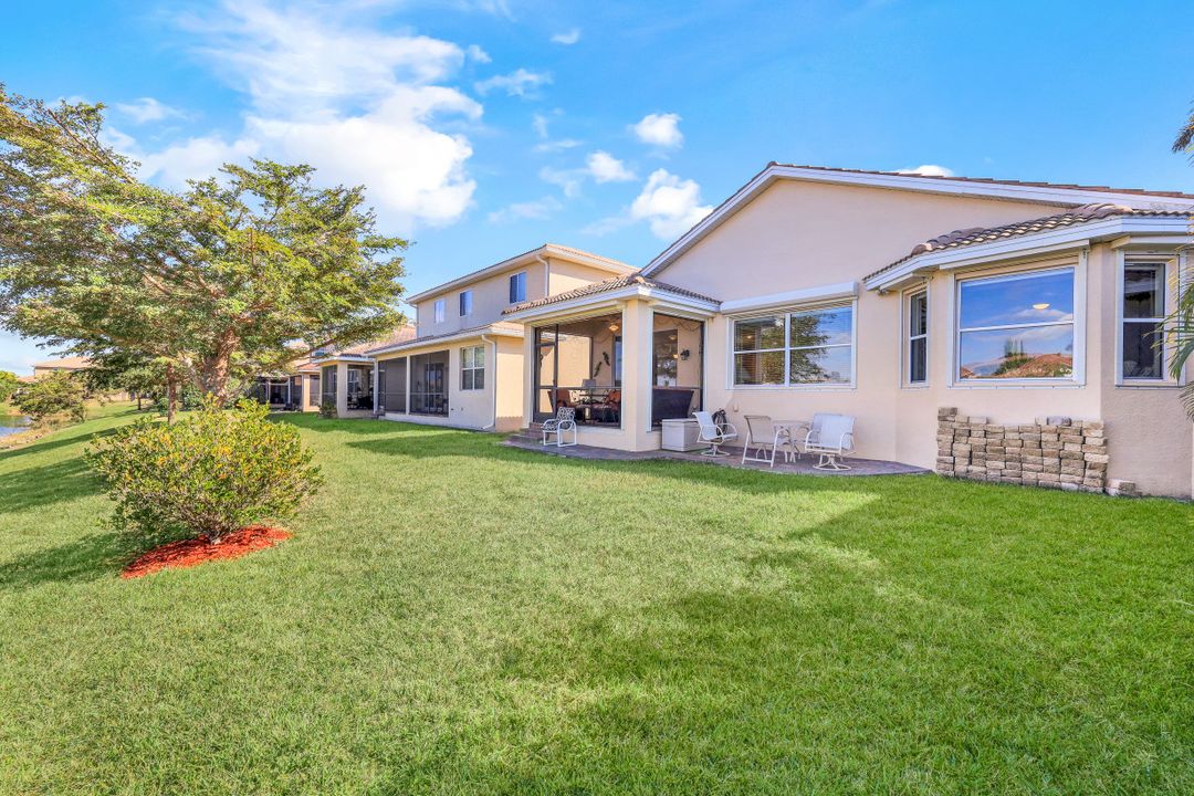 8615 Sumner Ave, Fort Myers, FL 33908