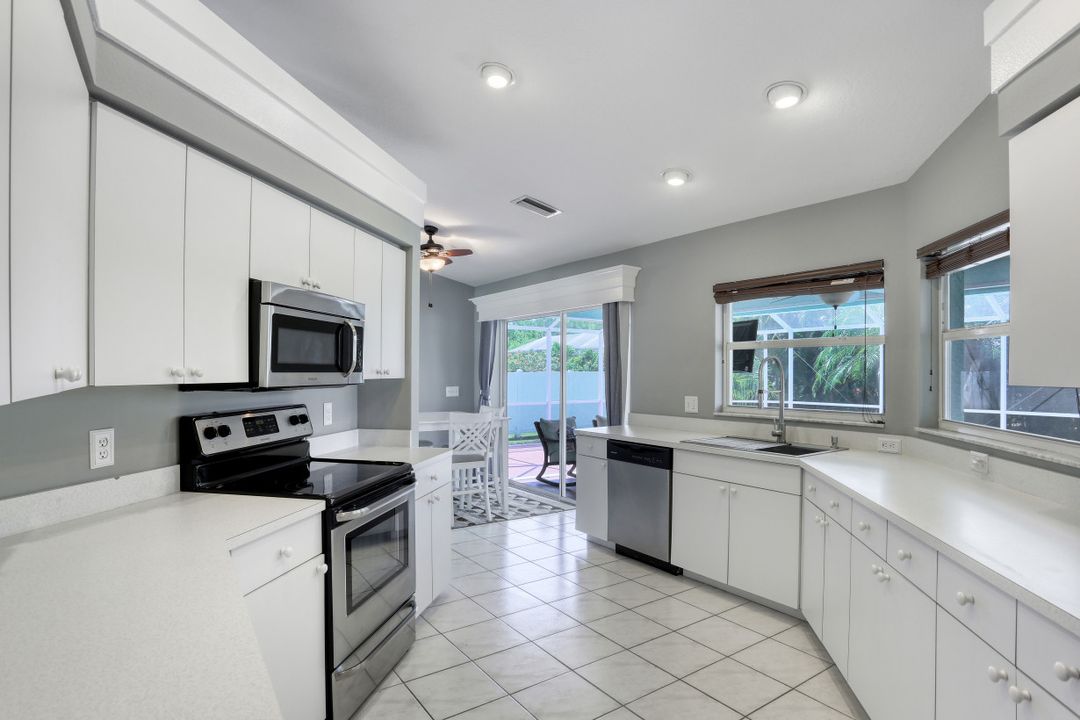 1904 SW 54th Ln, Cape Coral, FL 33914
