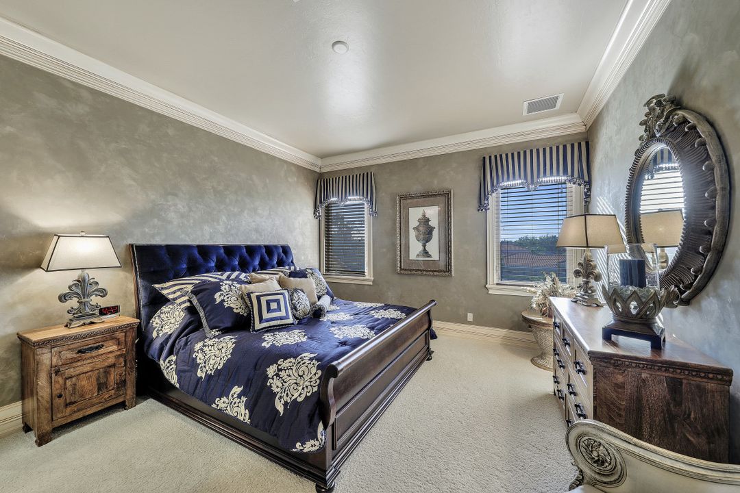 6411 Highcroft Dr, Naples, FL 34119