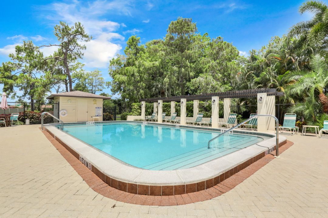 1062 Pine Isle Ln  #1062, Naples, FL 34112