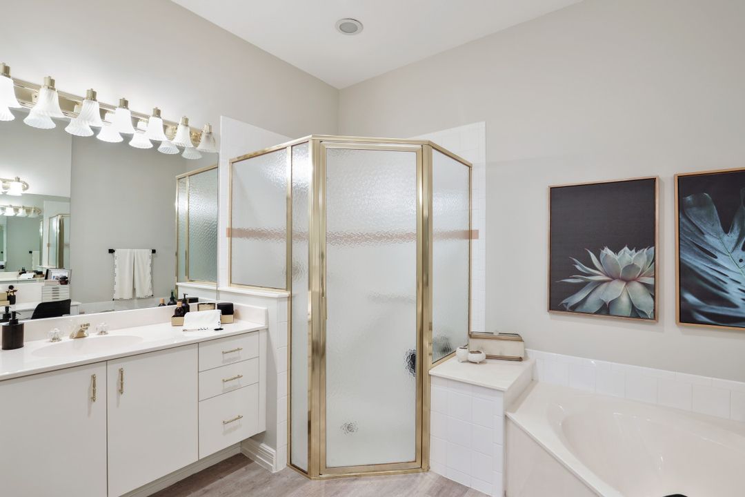 762 Vistana Cir, Naples, FL 34119