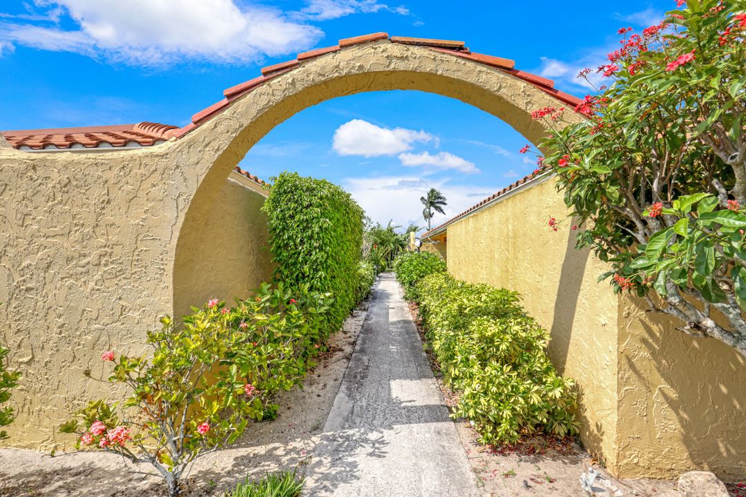 117 Teryl Rd #3, Naples, FL 34112