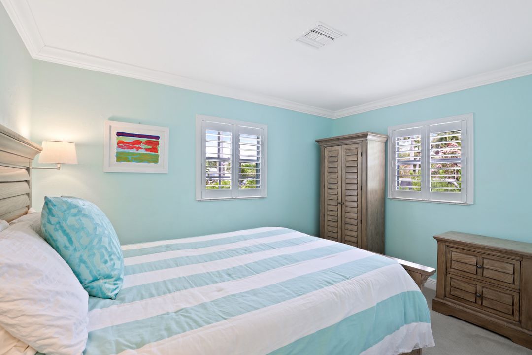 1236 13th Ave N, Naples, FL 34102