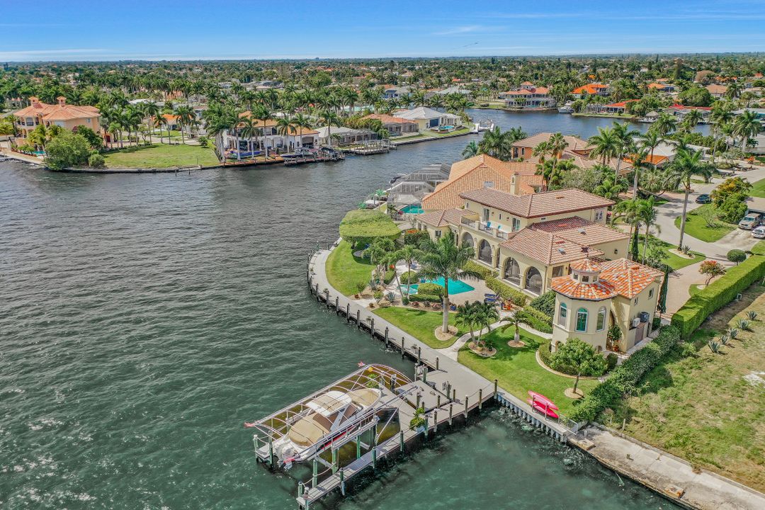 518 Coral Dr, Cape Coral, FL 33904