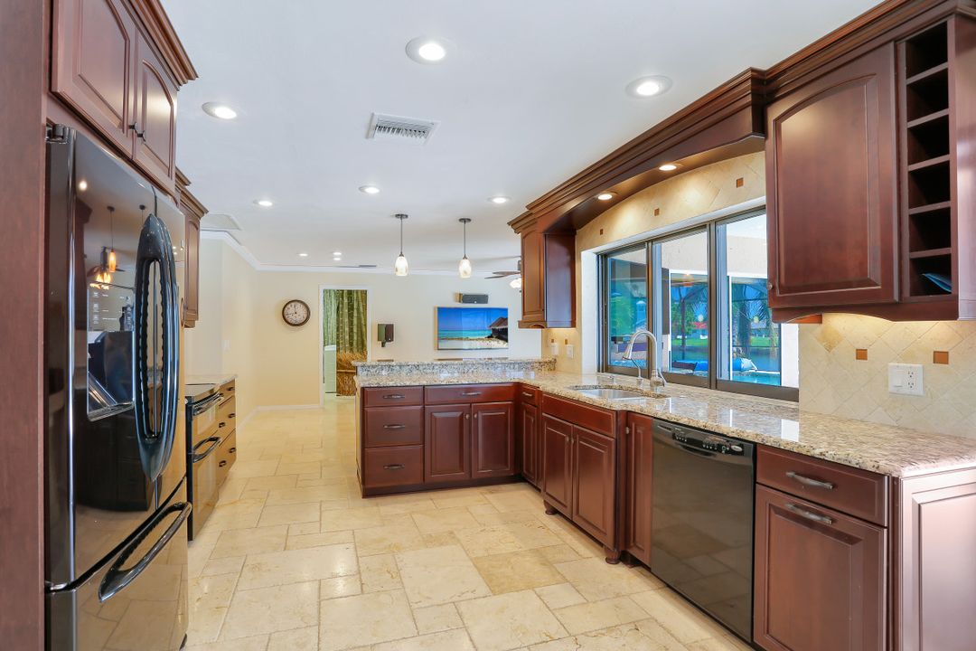 1902 SE 32nd St, Cape Coral, FL 33904