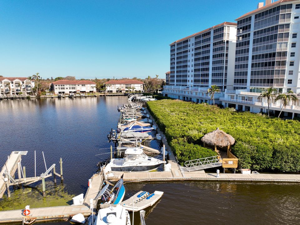 400 Flagship Dr, Naples, FL 34108