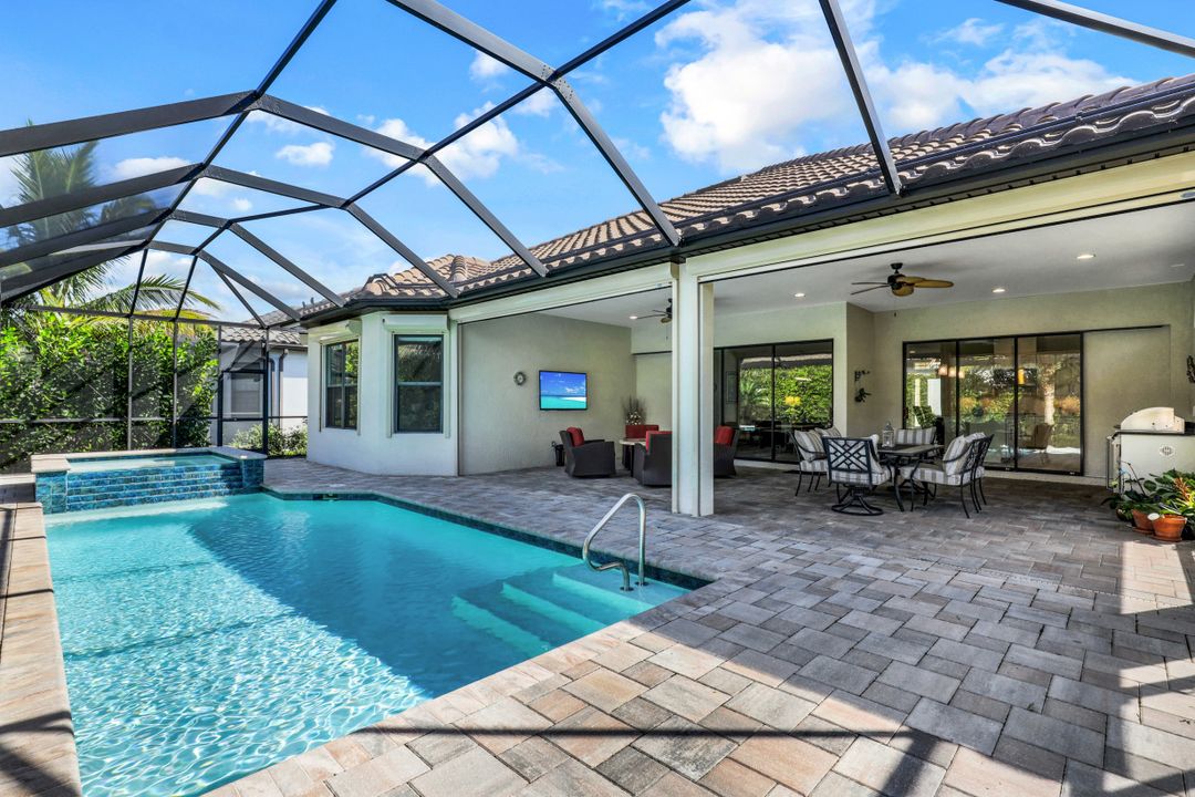 3227 Quilcene Ln, Naples, FL 34114