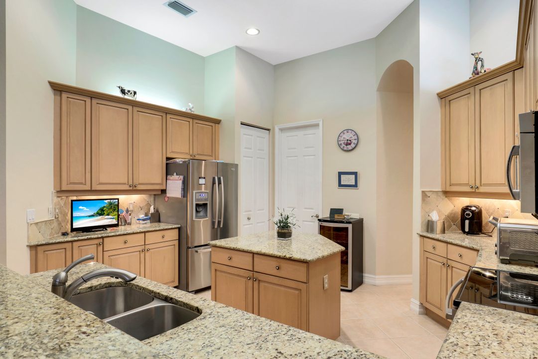 1514 Serenity Cir, Naples, FL 34110