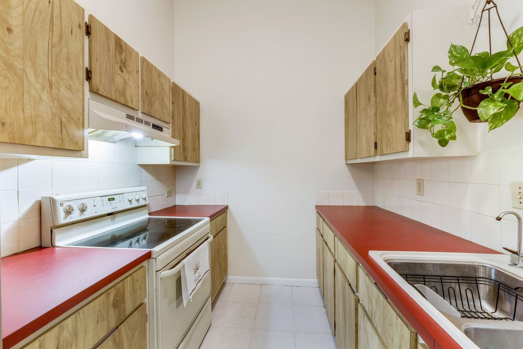 5026 SW Courtyards Way  #16, Cape Coral, FL 33914