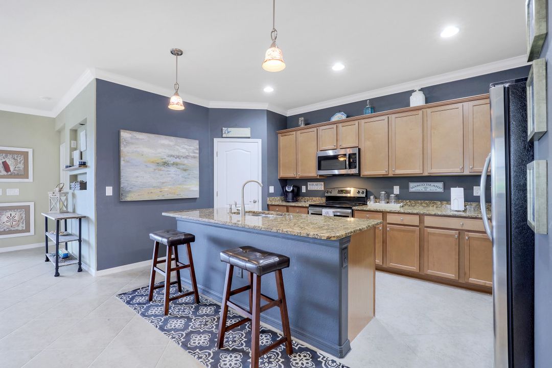 3618 Treasure Cove Cir, Naples, FL 34114