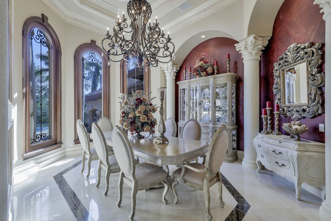 6411 Highcroft Dr, Naples, FL 34119