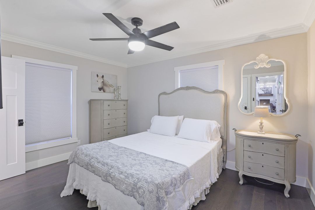 140 5th St NW, Naples, FL 34120