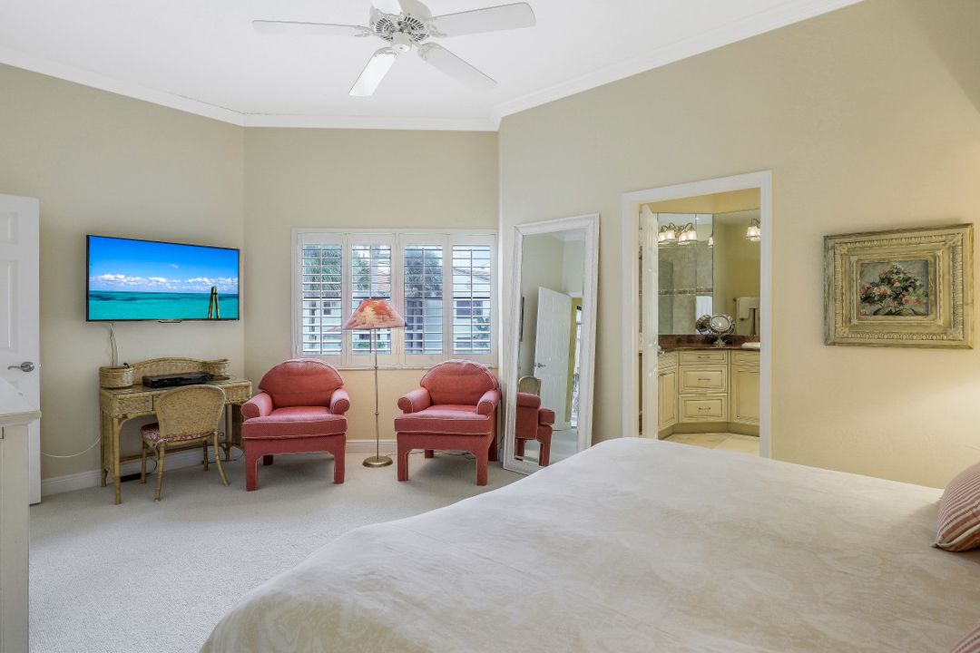 6525 Valen Way #202, Naples, FL 34108