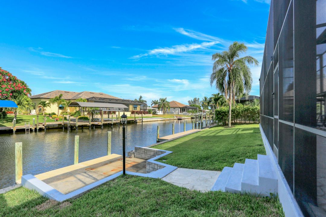 5811 SW 1st Pl, Cape Coral, FL 33914