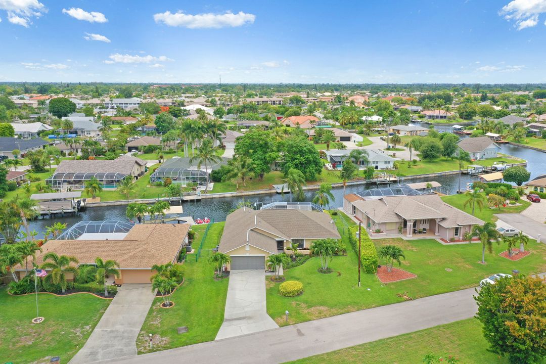 3870 SE 13th Pl, Cape Coral, FL 33904