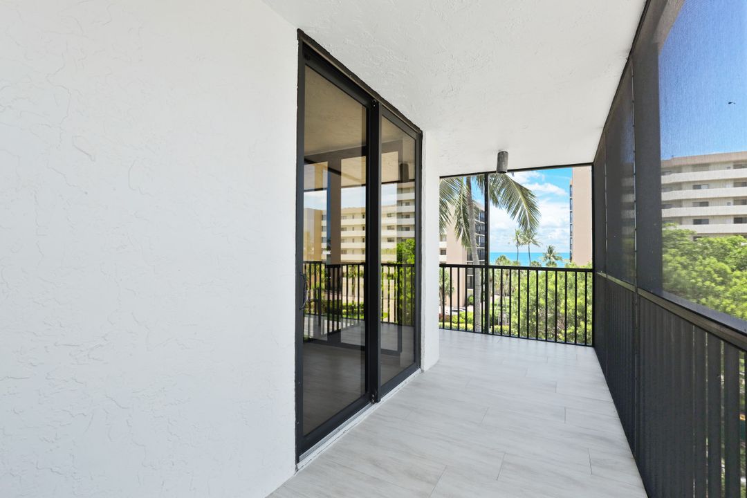 10482 Gulf Shore Dr #231, Naples, FL 34108