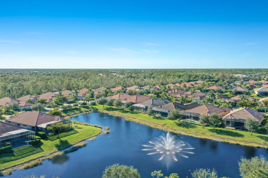 7247 Lantana Cir, Naples, FL 34119