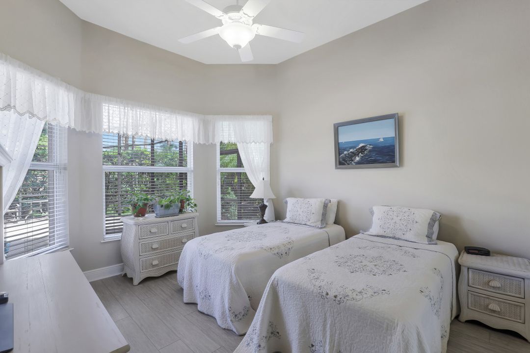 10259 Avonleigh Dr, Bonita Springs, FL 34135