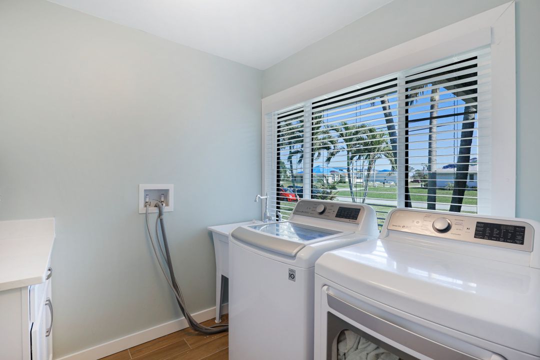 3834 SW 19th Pl, Cape Coral, FL 33914