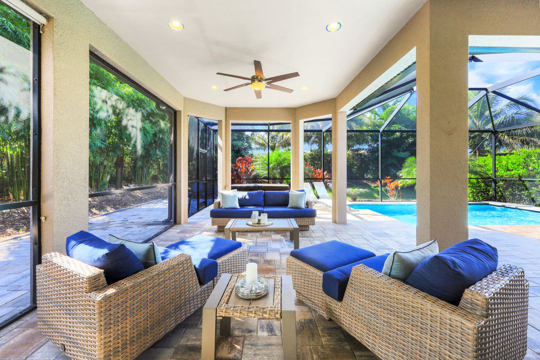 8696 Dilillo Ct, Naples, FL 34119