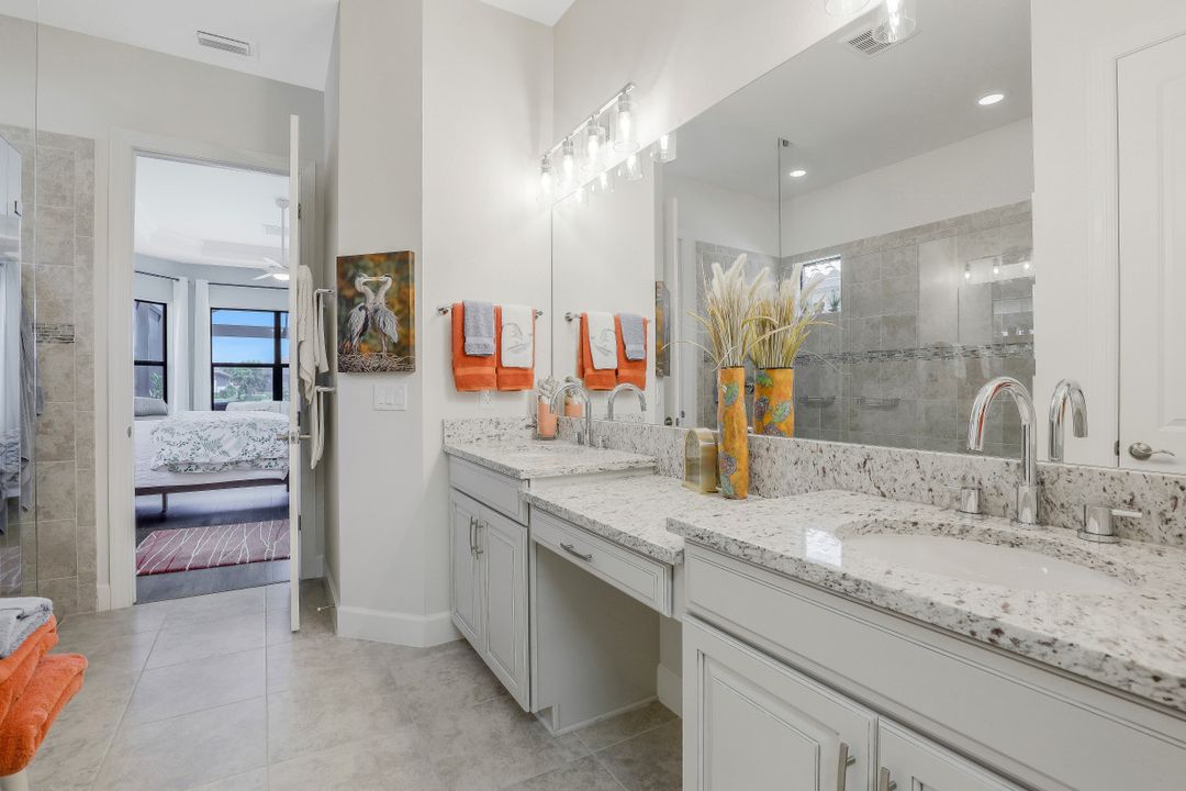 8669 Dilillo Ct, Naples, FL 34119