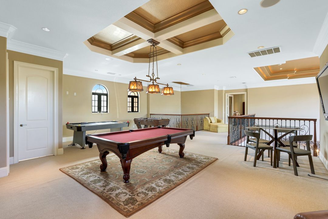 3645 7th Ave NW, Naples, FL 34120