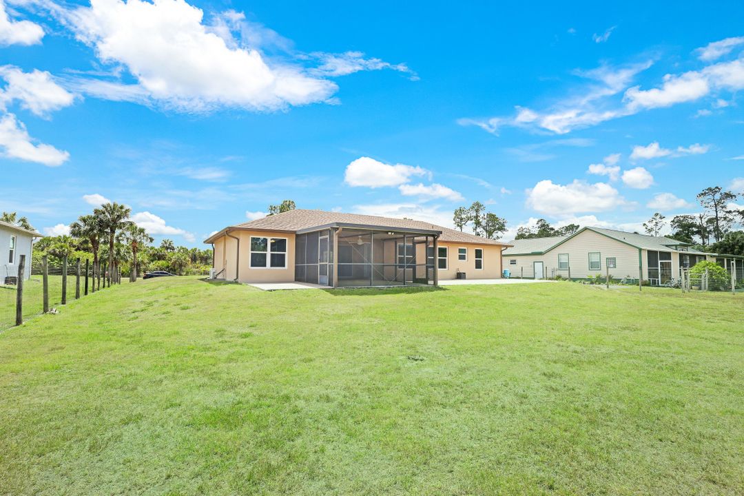 2811 26th Ave SE, Naples, FL 34117