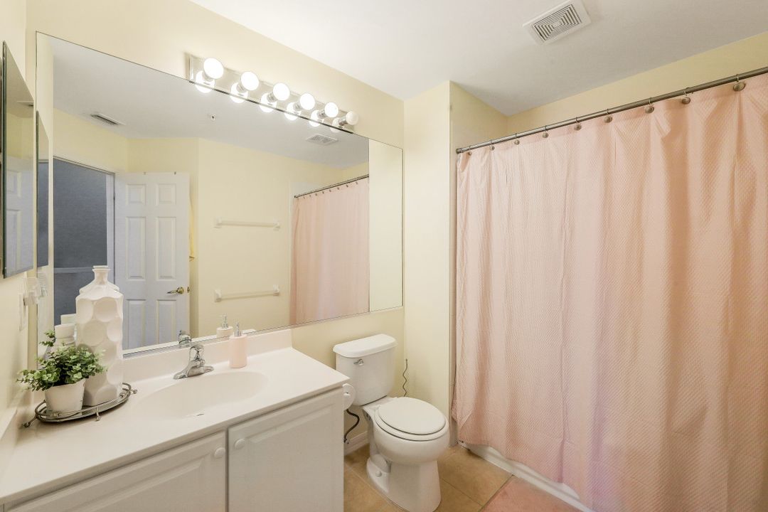 996 Hampton Cir, Naples, FL 34105