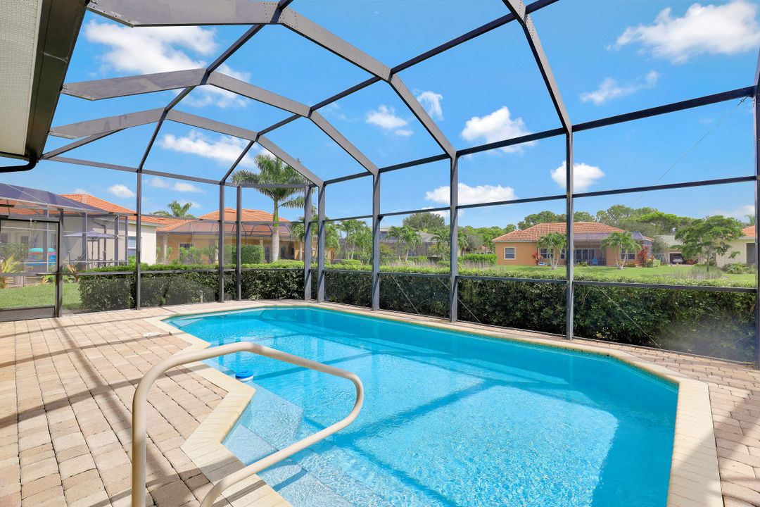 10196 Avonleigh Dr, Bonita Springs, FL 34135