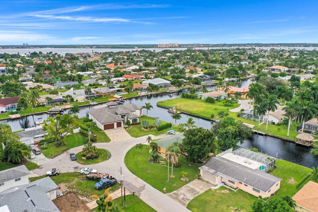846 Monticello Ct, Cape Coral, FL 33904