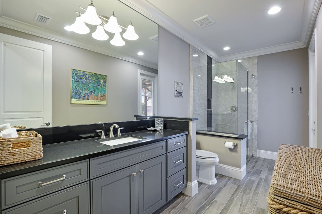 9067 Breakwater Dr, Naples, FL 34120