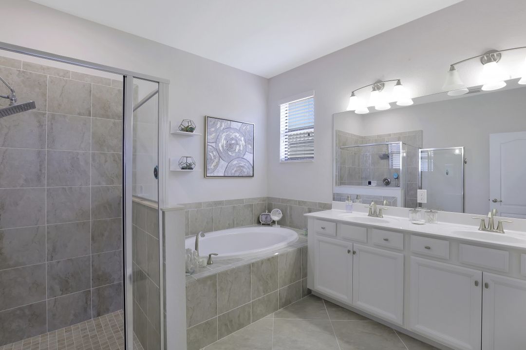 4580 Tamarind Way, Naples, FL 34119