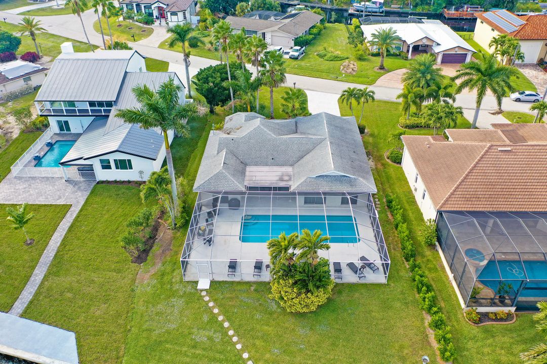 5261 Nautilus Dr, Cape Coral, FL 33904