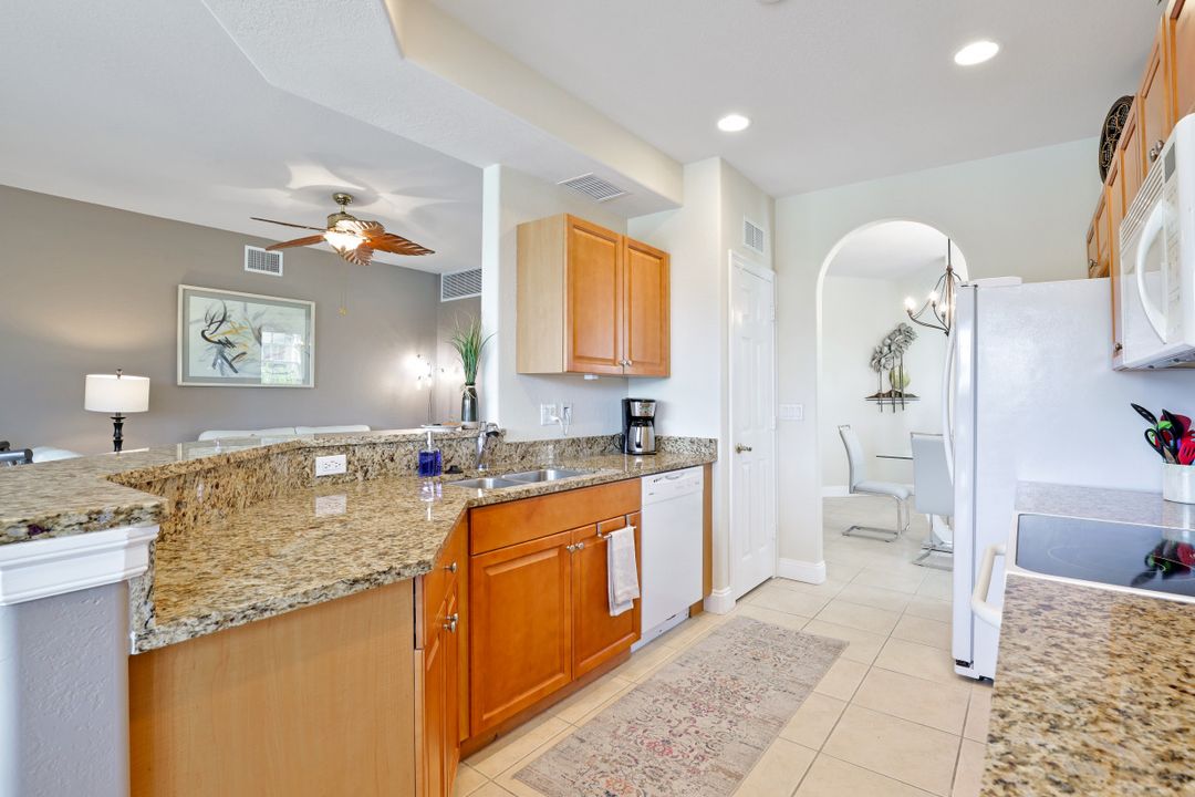 5518 Cape Harbour Dr #101, Cape Coral, FL 33914