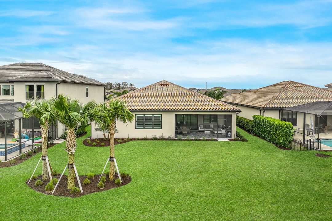 17624 Kinzie Ln, Estero, FL 33928