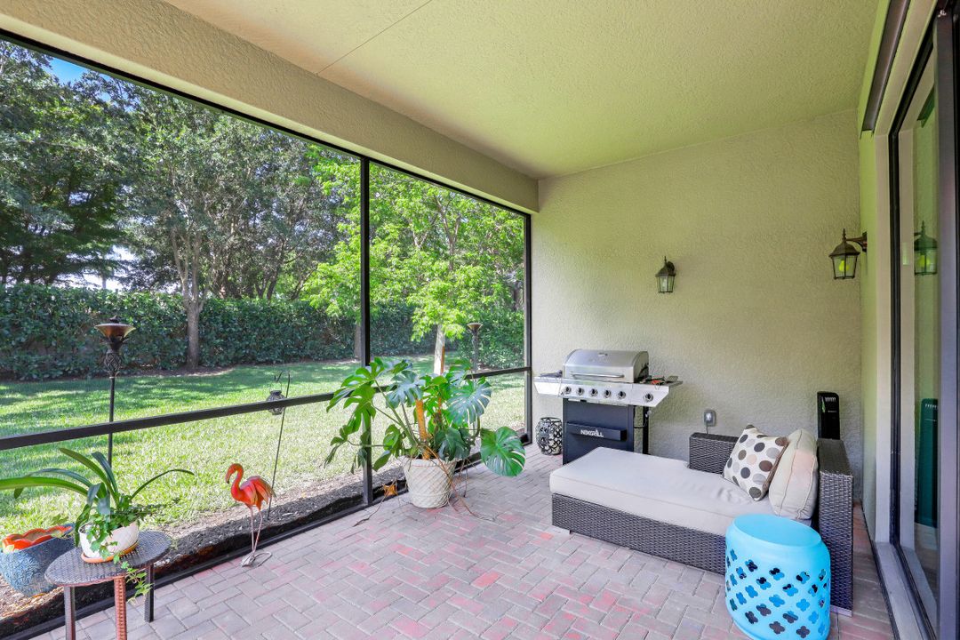 3195 Pacific Dr, Naples, FL 34119